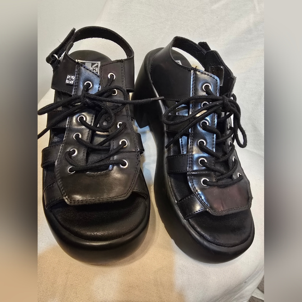 TUK Womens black platform sandals size 11